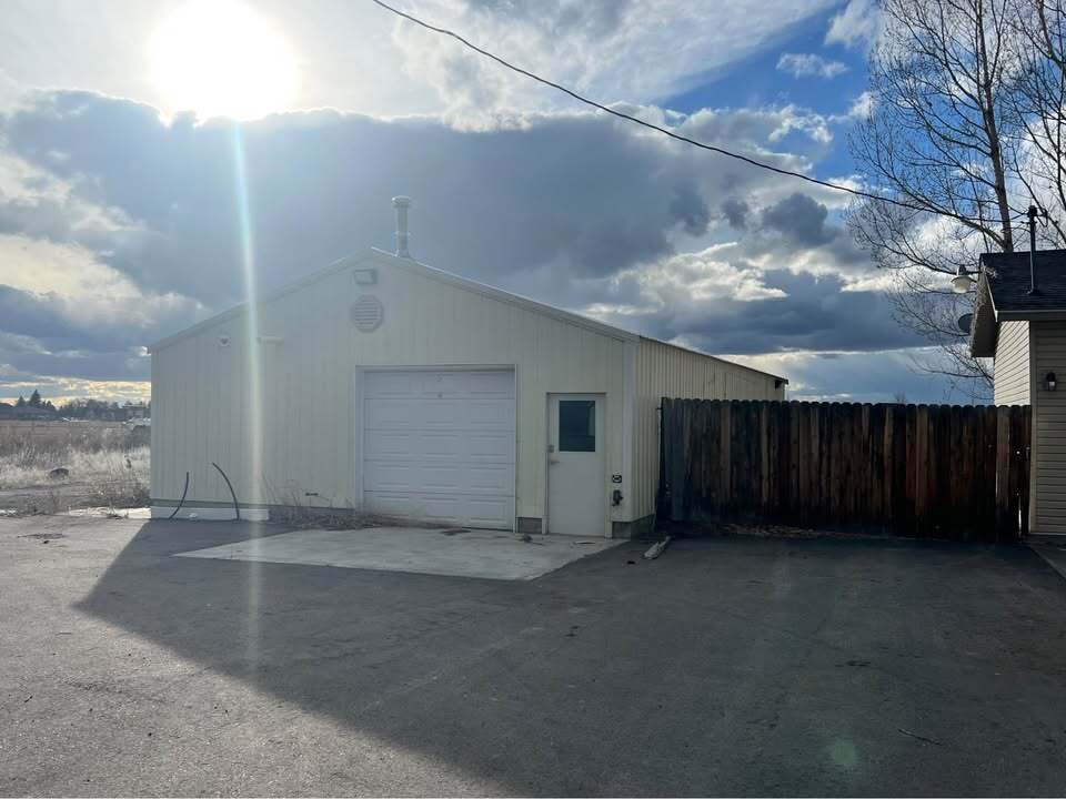 Building Photo - 643 N 2400 E