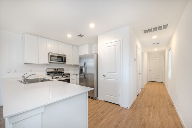 Building Photo - 21458 Carosella Dr