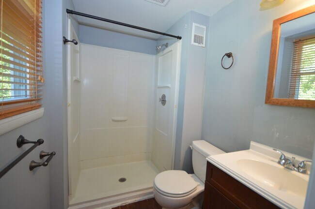 Building Photo - 104 Smokehouse Ln