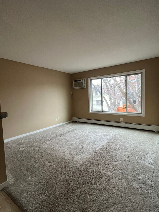 Building Photo - 3729 Snelling Ave