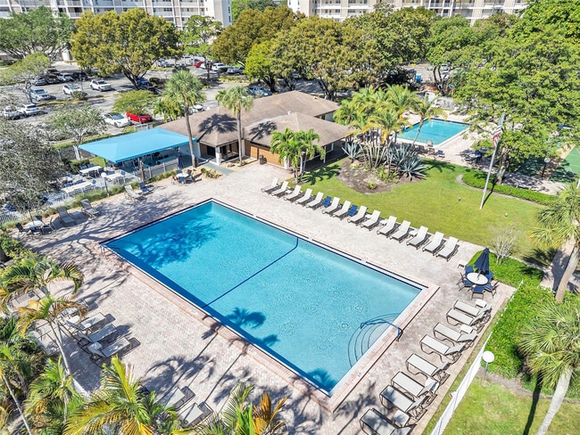 Building Photo - 3001 S Course Dr