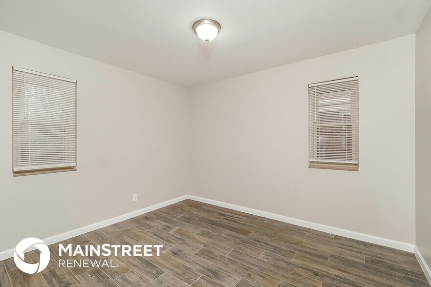 Building Photo - 6909 NW 59th St