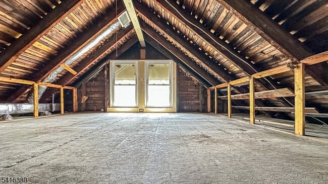 Building Photo - 114 E Main St