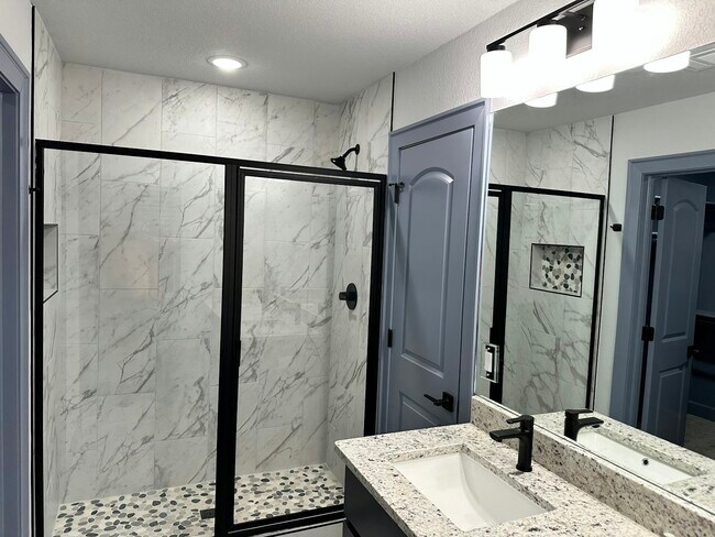 Building Photo - 3202 SW Lovely Ln