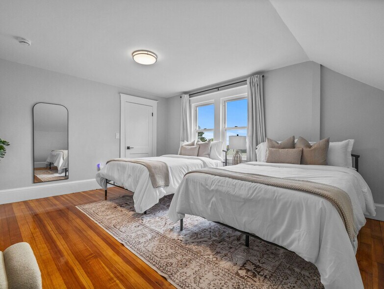 Building Photo - 1212 Broadway