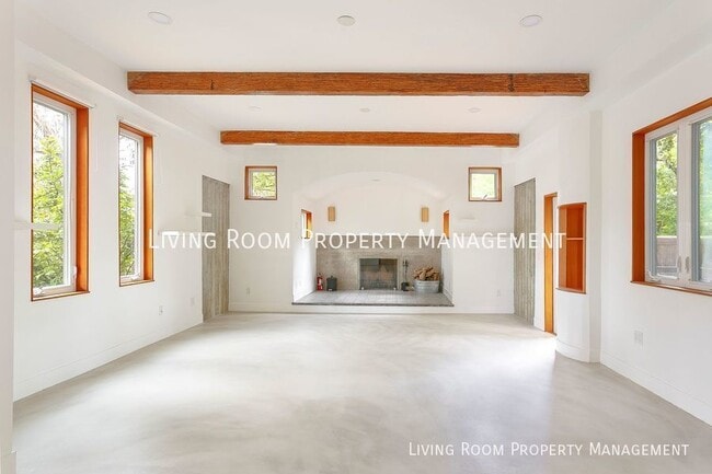 Primary Photo - 8616 N Swenson-