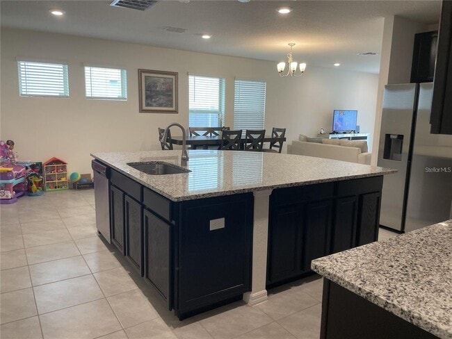 Building Photo - Like New Spacious Home near Lake Nona