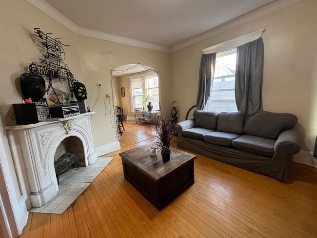 Building Photo - 2614 N Prospect Ave