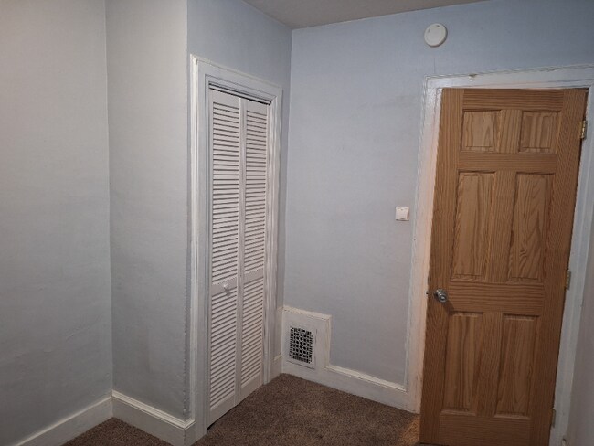 Building Photo - 10 Euclid Ave