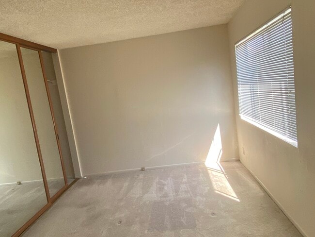 Building Photo - 826 Bard St