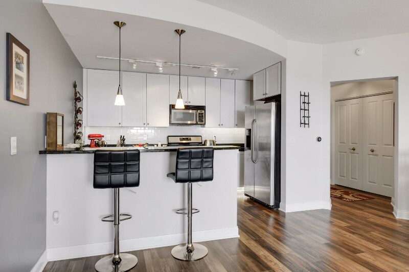 Building Photo - 100 3rd Ave S