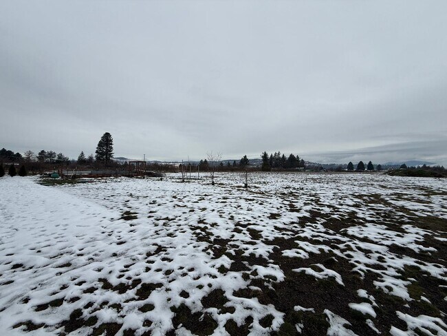 Building Photo - 24211 E Wellesley Ave