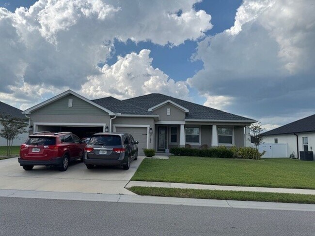 Primary Photo - Like new, 2023 construction, four bedroom,...