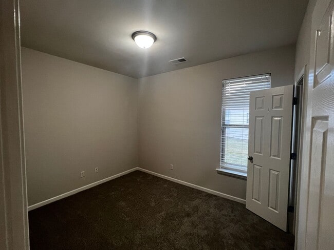 Building Photo - Coming Soon- Available August 3, 2025. Moody’s Avalon Subdivision 3 BR / 2  Bath