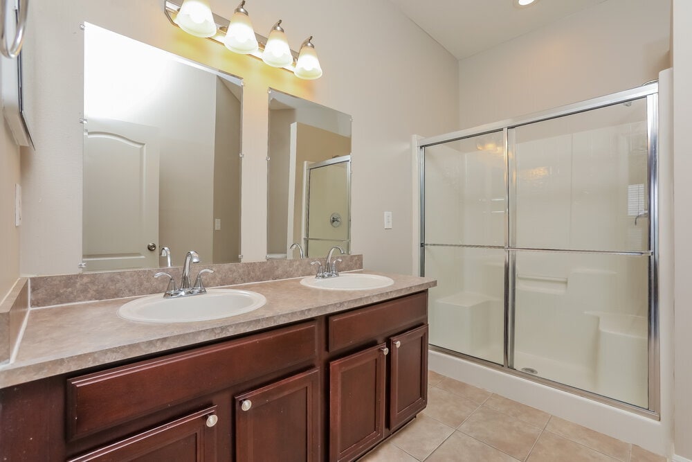 Building Photo - 4876 Waterside Pointe Cir