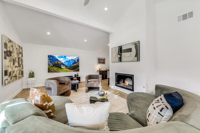 Building Photo - 45455 Crow Cir