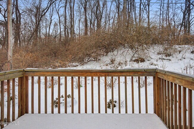 Building Photo - 25A Pine Ln