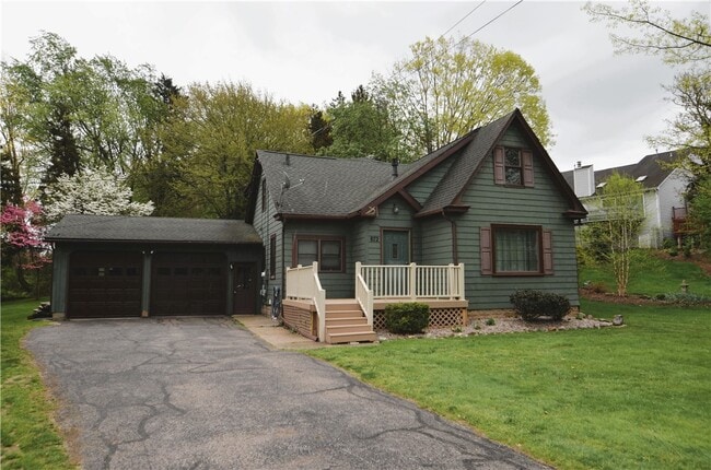 Building Photo - 872 Thomas Ave