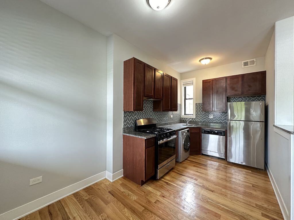 Building Photo - 383 Park Ave