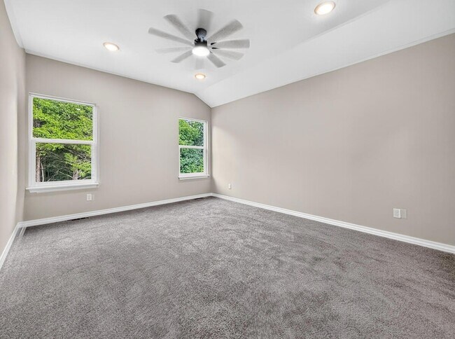 Building Photo - 595 Bailiwick Dr