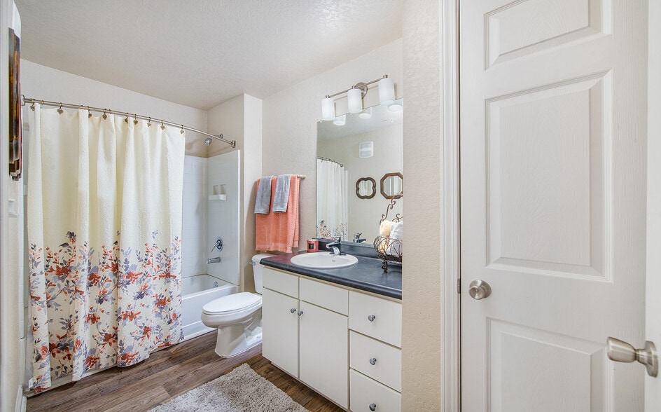 Building Photo - MAA Sam Ridley