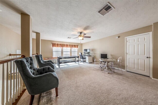 Building Photo - 2938 Royal Oaks Crest