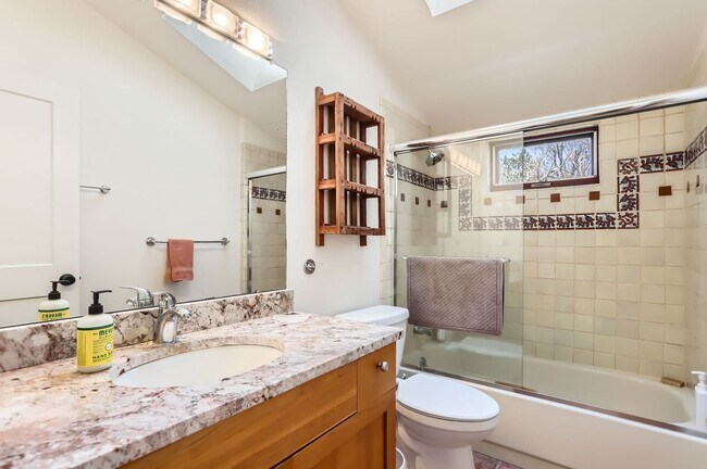 Building Photo - Peaceful 4 BDR Retreat in West Boulder