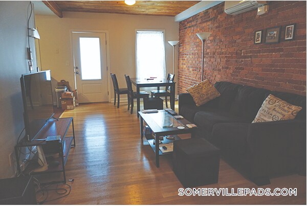 Building Photo - 162 Broadway