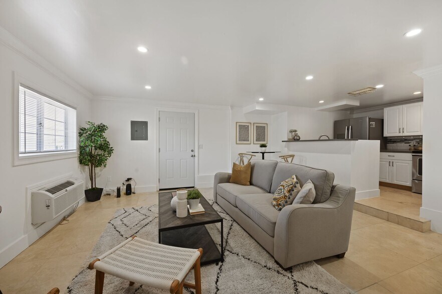 Building Photo - 3254 Dos Palos Dr