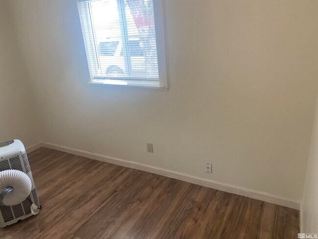 Building Photo - 1410 Chris Ln
