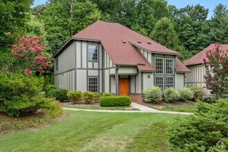 Building Photo - Spacious, Beautiful East Asheville Home