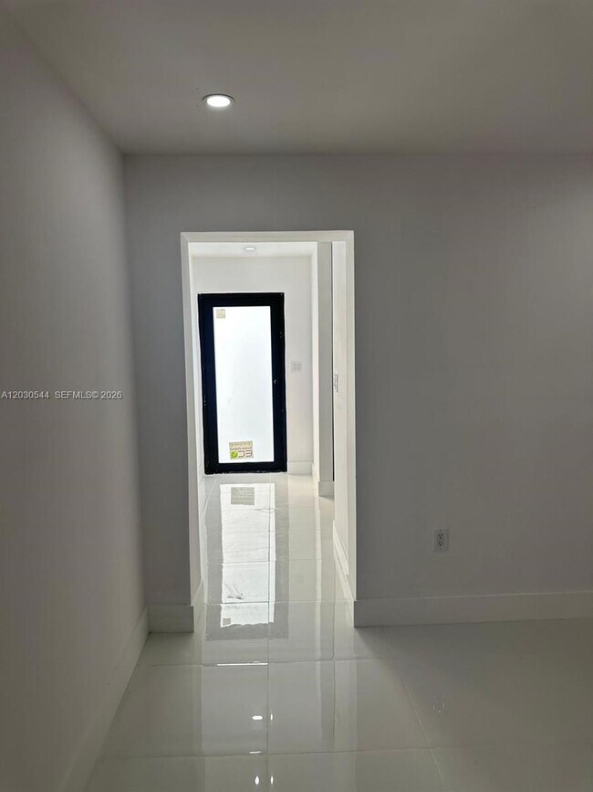 Building Photo - 2041 NW 190th Terrace