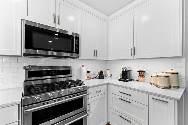 Building Photo - 3307 Garden Villa Ln