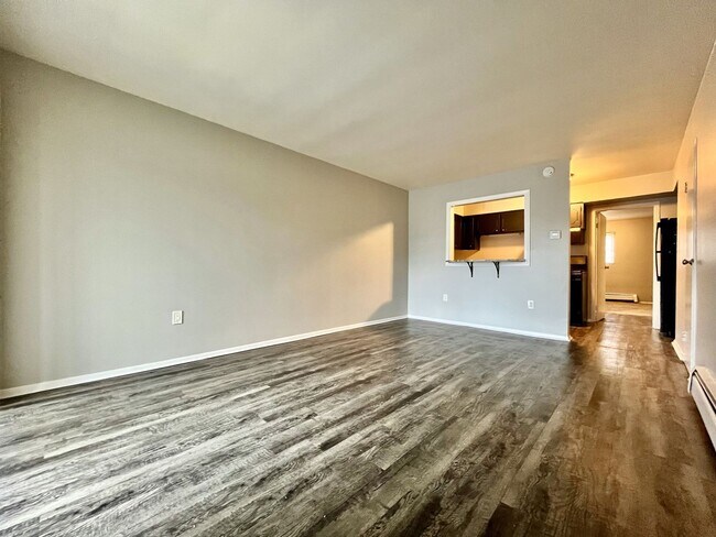 Building Photo - 508 Woodridge St NE