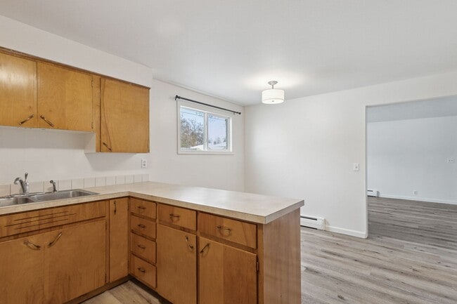 Building Photo - Knowles Properties