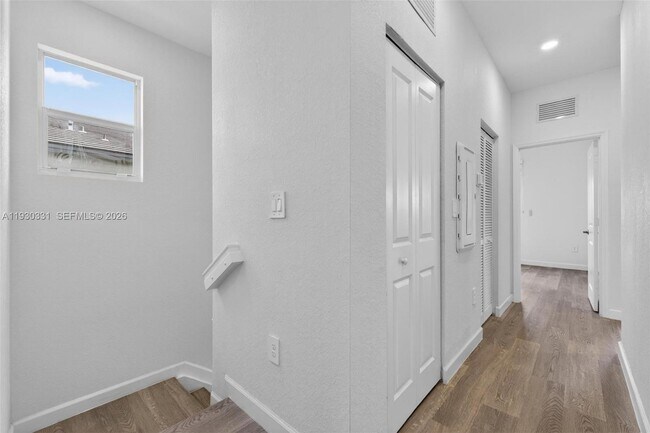 Building Photo - 26450 SW 148th Ct