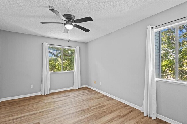 Building Photo - 10265 Gandy Blvd N