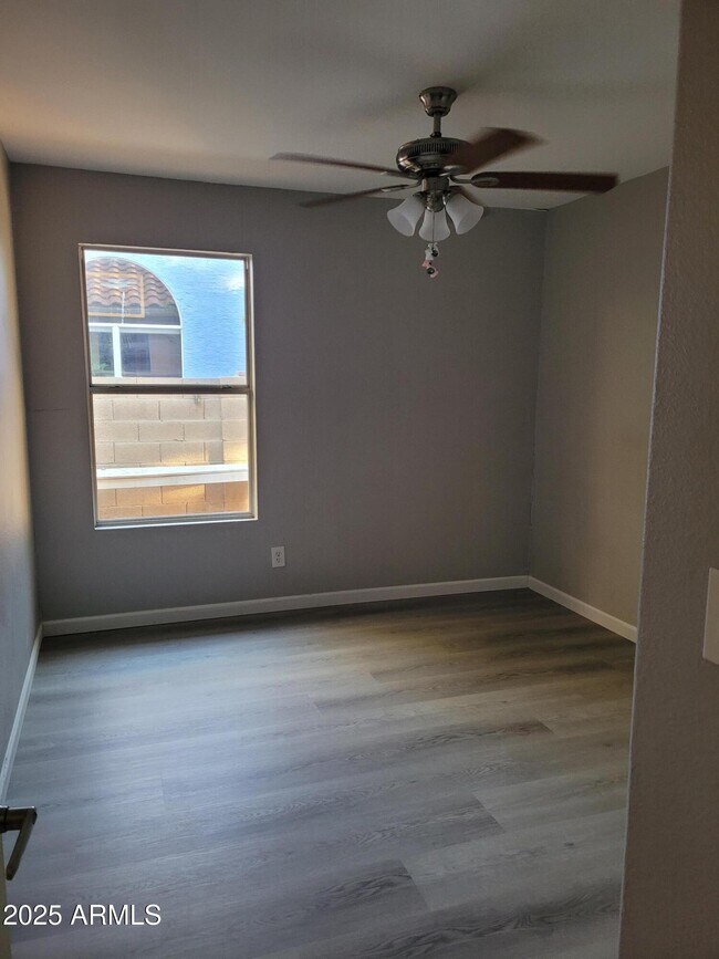 Building Photo - 2634 S Vineyard