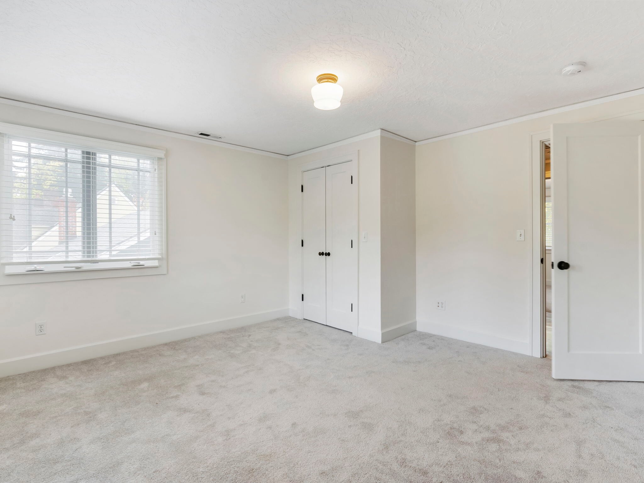 Building Photo - 2605 NE 35th Ave