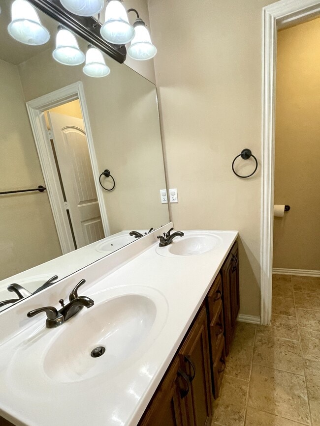 Building Photo - 4905 Rock Creek Rd