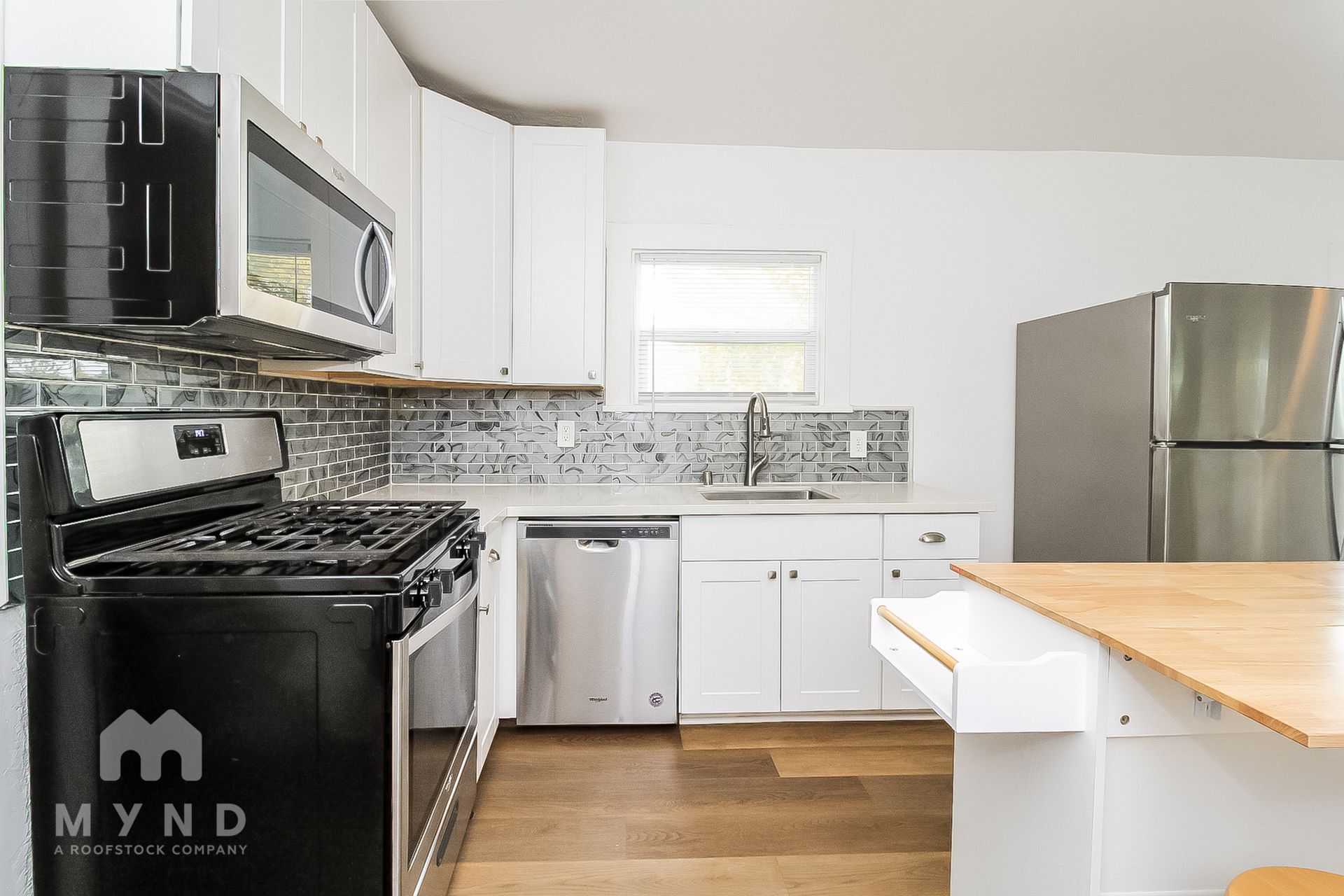 Building Photo - 702 Dixieanne Ave