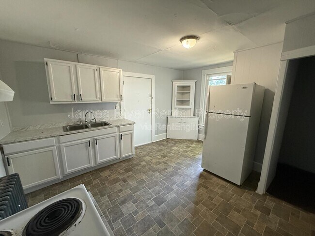 Building Photo - 2107 Park Ave