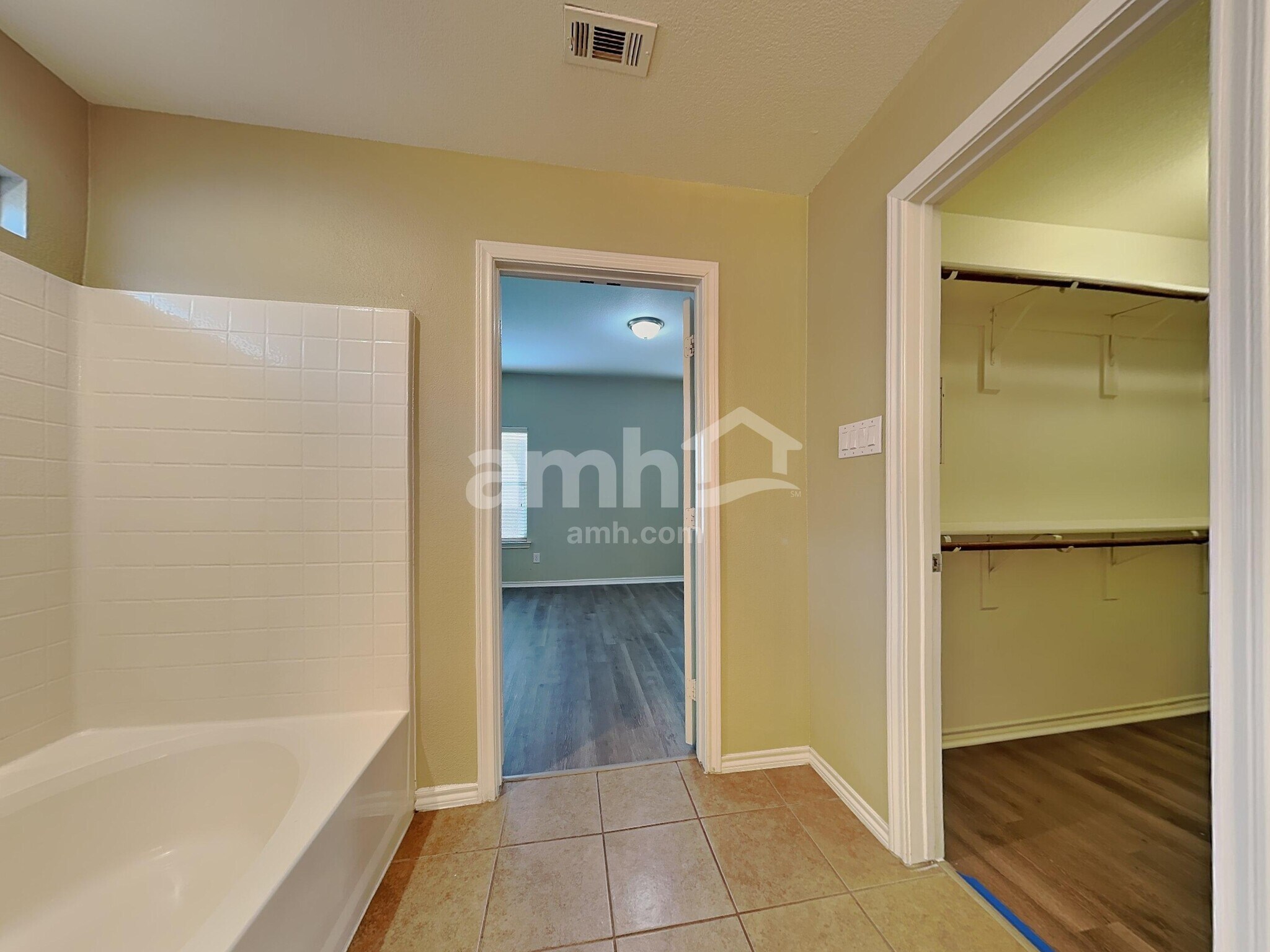 Building Photo - 5040 Britton Ridge Ln