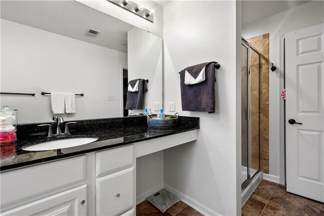 Building Photo - 294 Maple Ridge Dr