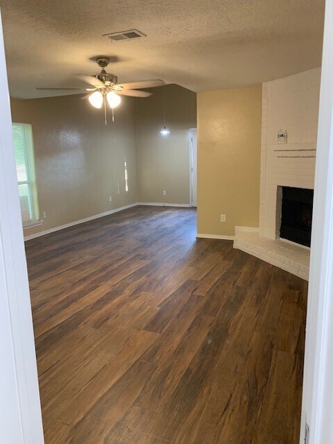 Building Photo - 2053 Country Village Blvd
