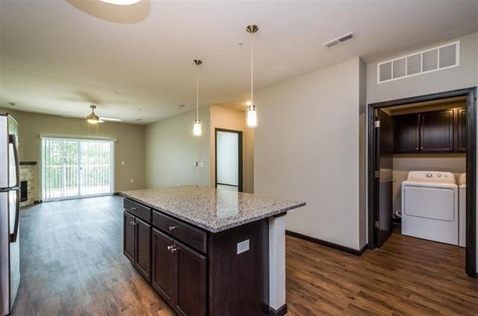 Building Photo - 2863 Spring Rose Circle