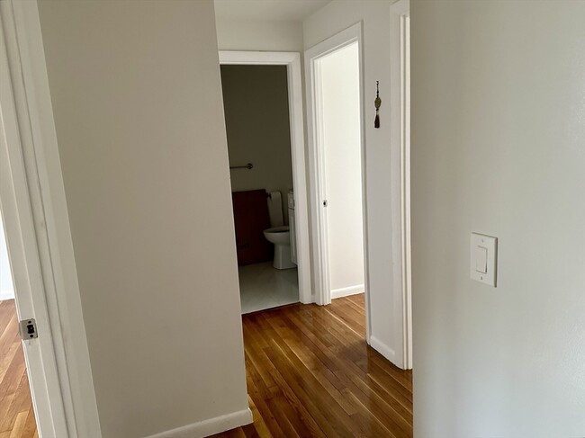 Building Photo - 27 Griggs Pl