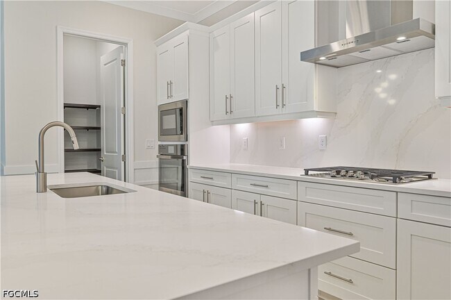 Building Photo - 13699 Blue Bay Cir