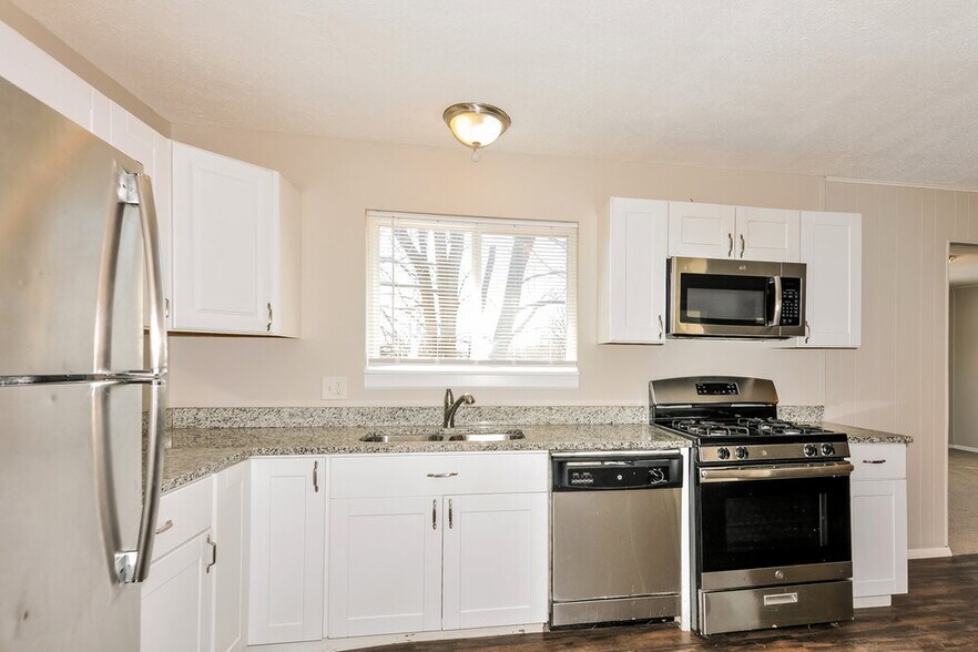 Building Photo - 1570 Tahoe Dr