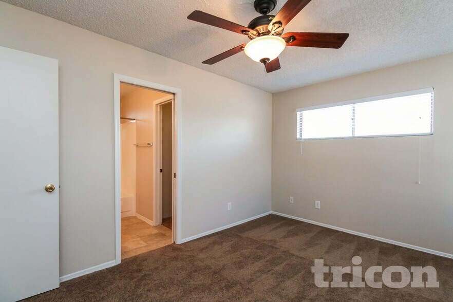 Building Photo - 1406 E Kerry Ln